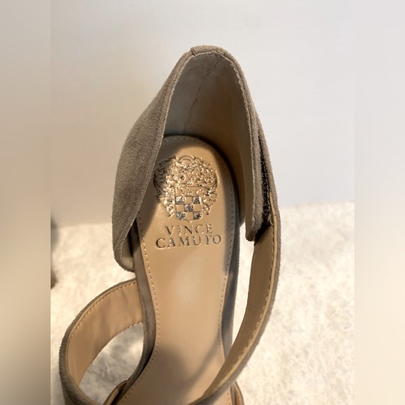 EUC Vince Camuto Carlotte Genuine Suede Pump- Size 8.5 - Picture 7 of 12